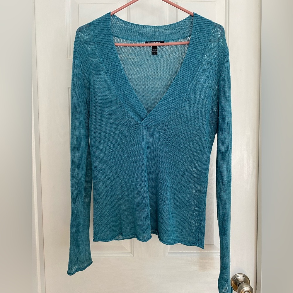 Banana Republic v-neck summer sweater